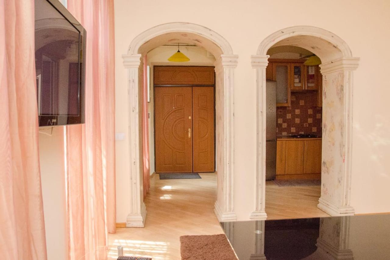 Svobody Avenue Apartment Львов Экстерьер фото